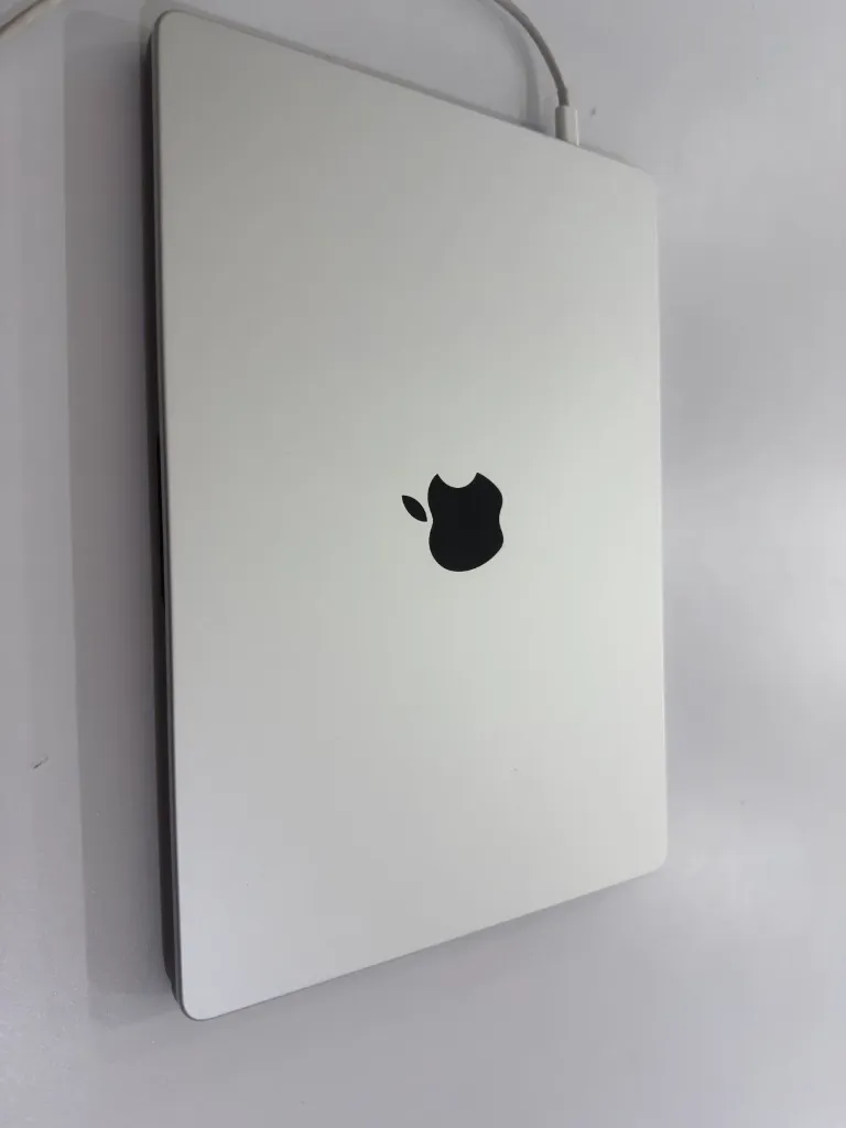 MacBook Pro (14" 2023, M3 Pro) | 18GB RAM | 512GB | | Silver Screen -Space black bottom | Battery health 100% | Grade A | 1 Year Warranty